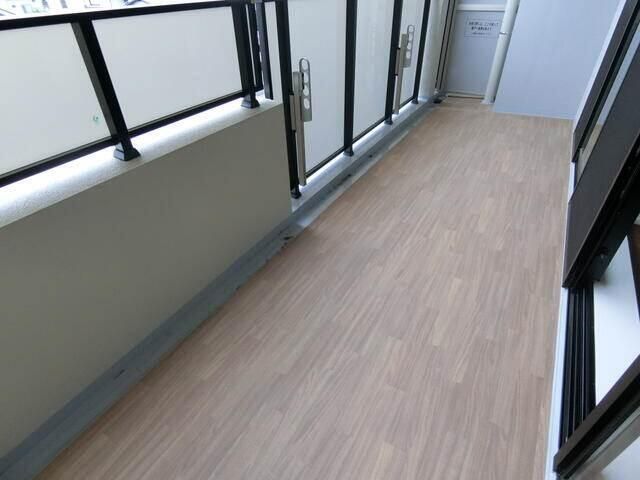 ��ʌ�����s�㒬�Q���ڂ̃}���V�����̃o���R�j�[