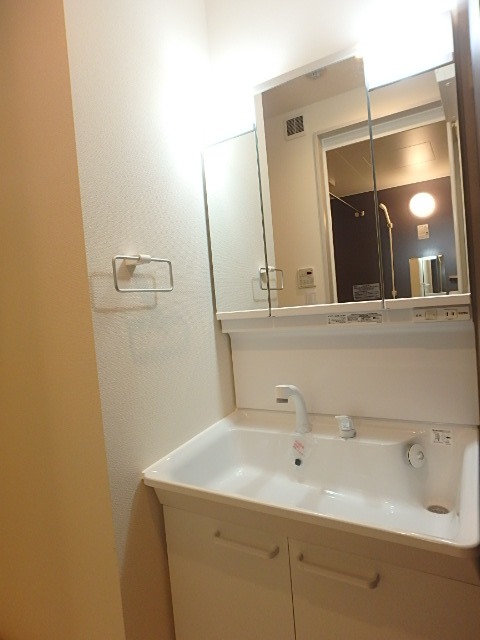 ��ʌ��������܎s�k����i���R���ڂ̃}���V�����̐��ʏ�