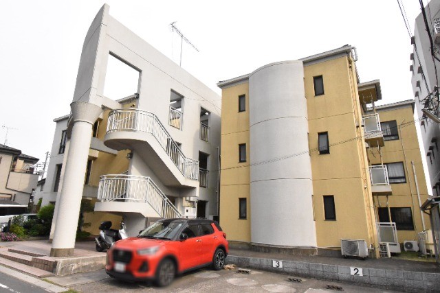 ��ʌ�����s�k����P���ڂ̃}���V�����̌����O��