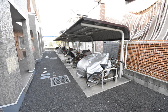 ��ʌ��k�����S�ɓޒ������j�U���ڂ̃A�p�[�g�̂��̑�