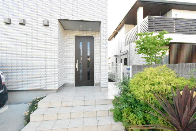 ��ʌ��z�J�s���C�N�^�E���P���ڂ̃A�p�[�g�̃G���g�����X