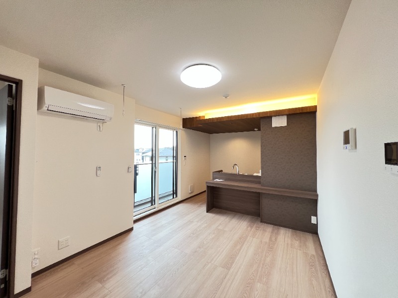 ��ʌ��������܎s�΋�厚���̃A�p�[�g�̋��ԁE���r���O