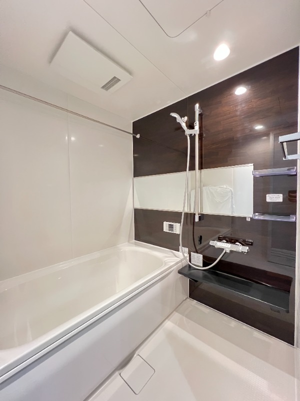 ��ʌ��������܎s�΋�厚���̃A�p�[�g�̃o�X