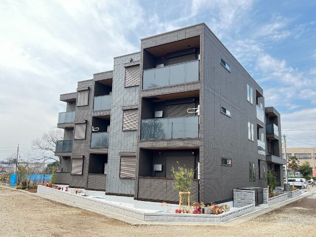 ��ʌ��������܎s�΋�厚���̃A�p�[�g�̌����O��