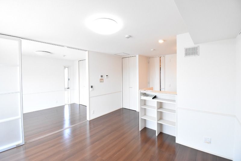 ��ʌ������s�������̃A�p�[�g�̋��ԁE���r���O