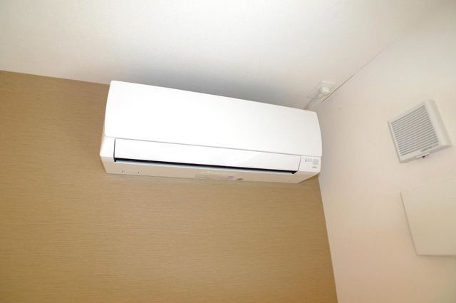 ��ʌ�����s�厚���L�˂̃A�p�[�g�̂��̑��ݔ�