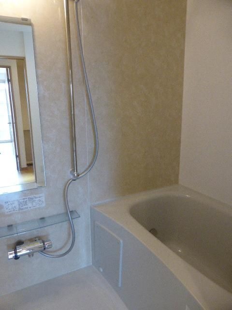 ��ʌ�����s�����Q���ڂ̃A�p�[�g�̃o�X