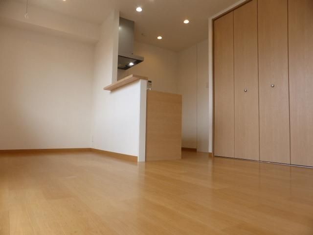 ��ʌ�����s�����Q���ڂ̃A�p�[�g�̂��̑������E�X�y�[�X