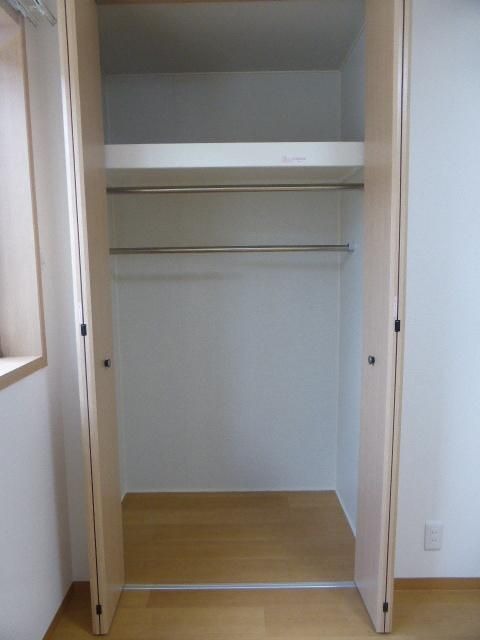 ��ʌ�����s�����Q���ڂ̃A�p�[�g�̂��̑��ݔ�