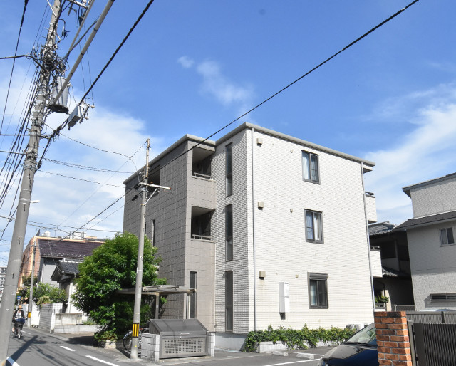 ��ʌ��������܎s��{��听���P����443�̃}���V�����̌����O��