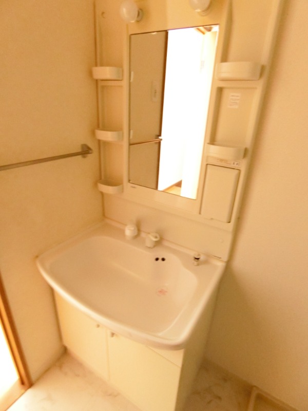 ��ʌ�����s����U���ڂ̃}���V�����̐��ʏ�