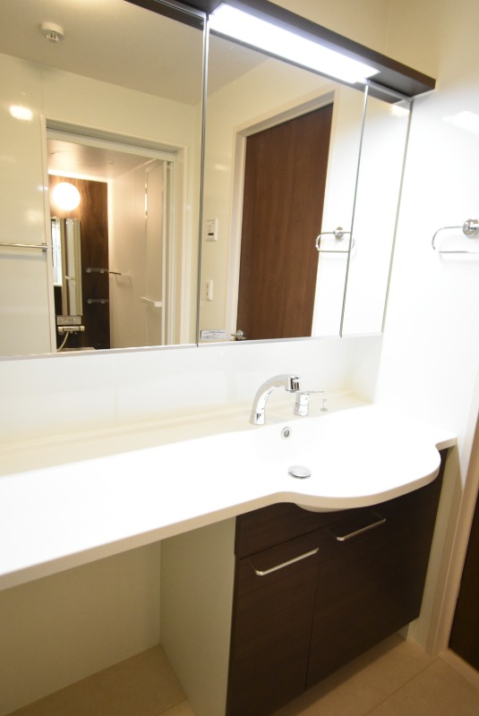 ��ʌ�����s�����P���ڂ̃A�p�[�g�̐��ʏ�