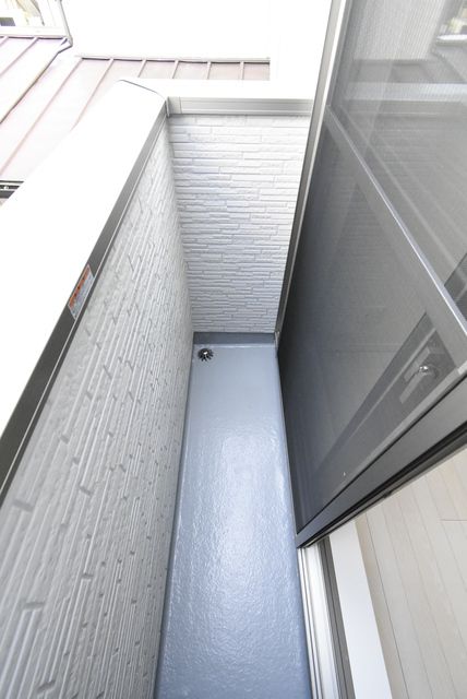 ��ʌ��������܎s�������a�c���P���ڂ̃A�p�[�g�̃o���R�j�[