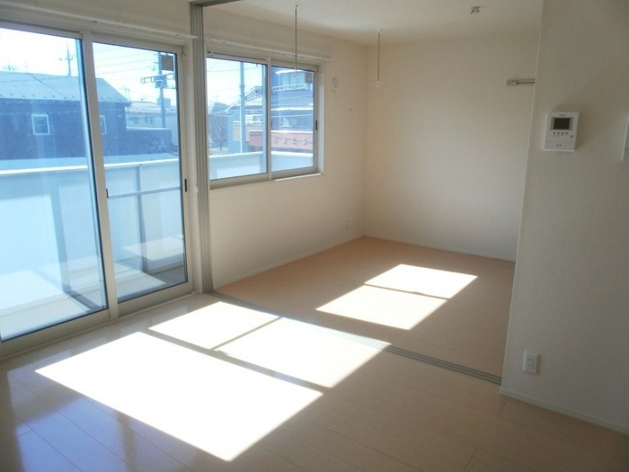 ��ʌ������s�ẪA�p�[�g�̋��ԁE���r���O