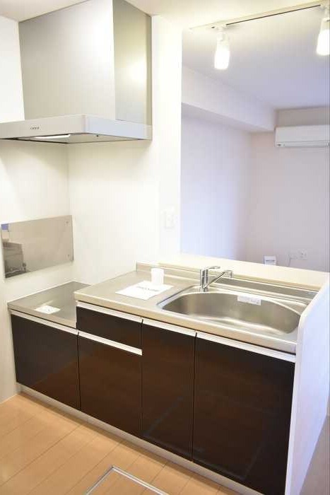 ��ʌ������s�ẪA�p�[�g�̃L�b�`��