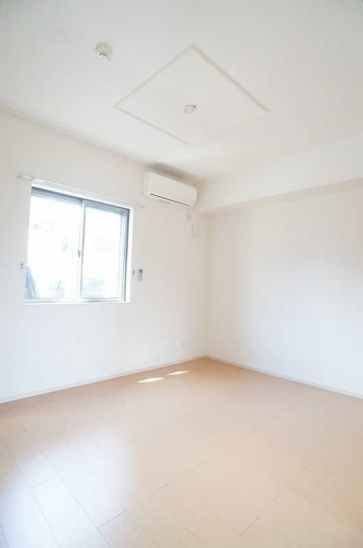 ��ʌ������s�����Q���ڂ̃A�p�[�g�̂��̑������E�X�y�[�X