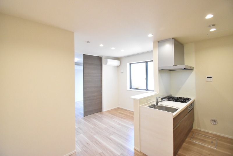 ��ʌ�����s�łS���ڂ̃}���V�����̋��ԁE���r���O