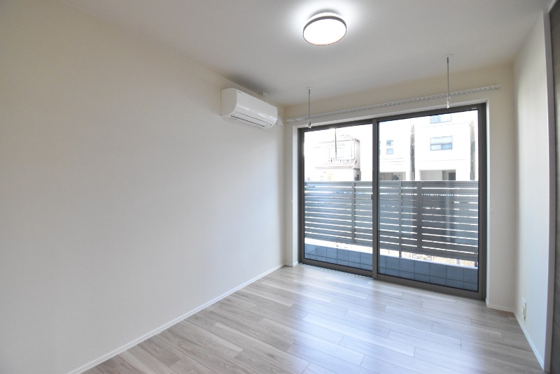 ��ʌ�����s�łS���ڂ̃}���V�����̂��̑������E�X�y�[�X