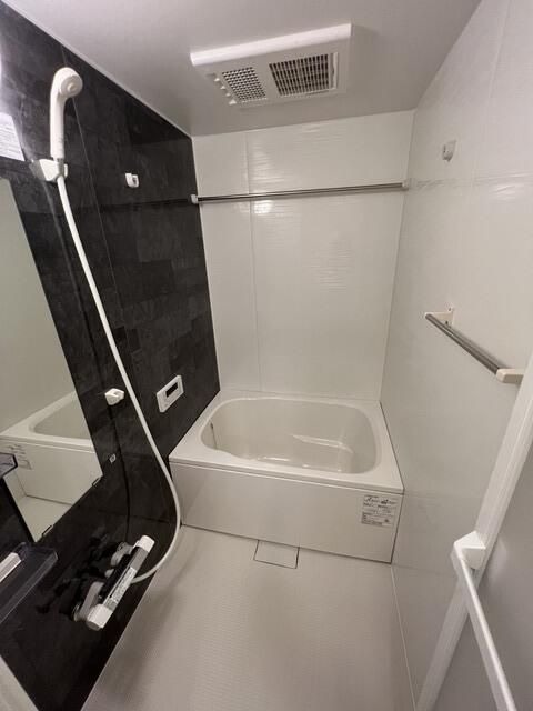 ��ʌ��������܎s��{��g�~���Q���ڂ̃A�p�[�g�̃o�X