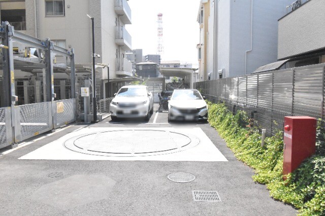 ��ʌ��������܎s�Y�a��k�Y�a�R���ڂ̃}���V�����̒��ԏ�