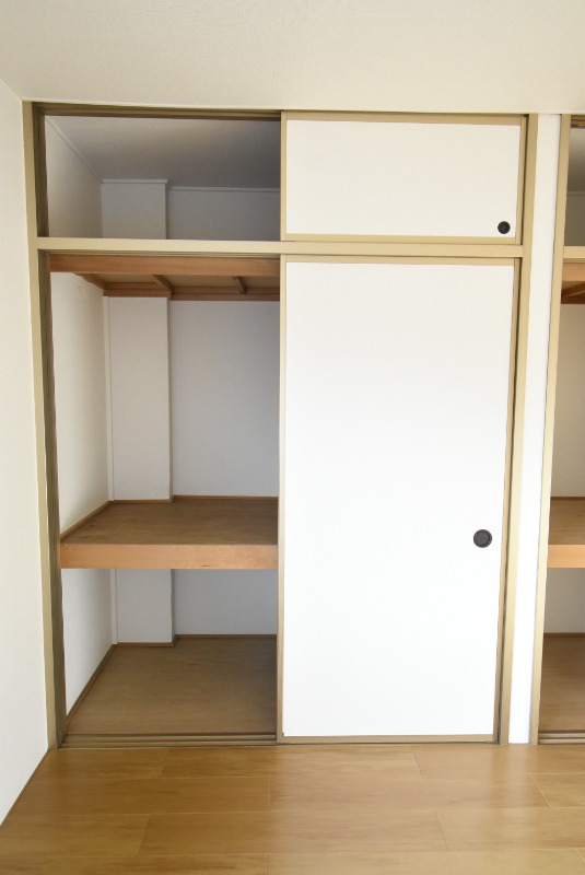 ��ʌ������s��ʖ�̃}���V�����̎��[