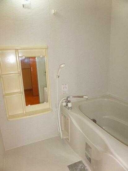 ��ʌ�����s�厚�ΐ_�̃A�p�[�g�̃o�X