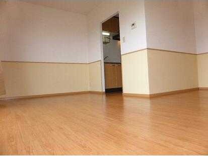 ��ʌ�����s�厚�ΐ_�̃A�p�[�g�̋��ԁE���r���O