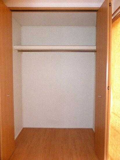 ��ʌ�����s�厚�ΐ_�̃A�p�[�g�̎��[