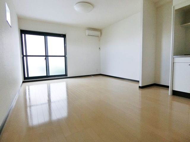 ��ʌ��k�����S�ɓޒ������j�P���ڂ̃A�p�[�g�̂��̑������E�X�y�[�X