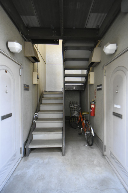 ��ʌ��@�c�s�@�c�P���ڂ̃A�p�[�g�̃G���g�����X