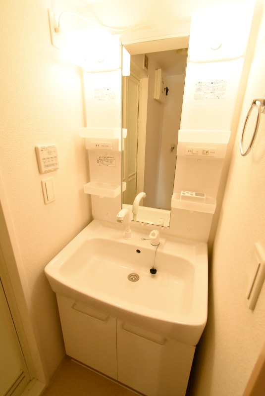 ��ʌ��k�����S�ɓޒ��厚�����̃A�p�[�g�̐��ʏ�