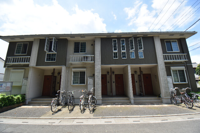 ��ʌ��k�����S�ɓޒ��厚�����̃A�p�[�g�̃G���g�����X