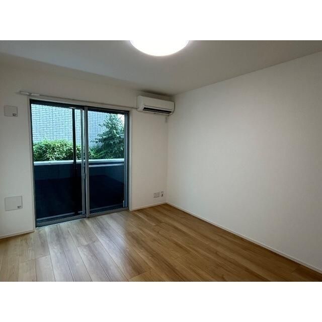 ��ʌ�����s�����R���ڂ̃A�p�[�g�̋��ԁE���r���O