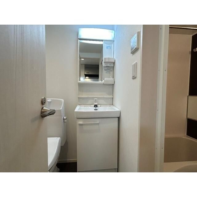 ��ʌ�����s�����R���ڂ̃A�p�[�g�̐��ʏ�