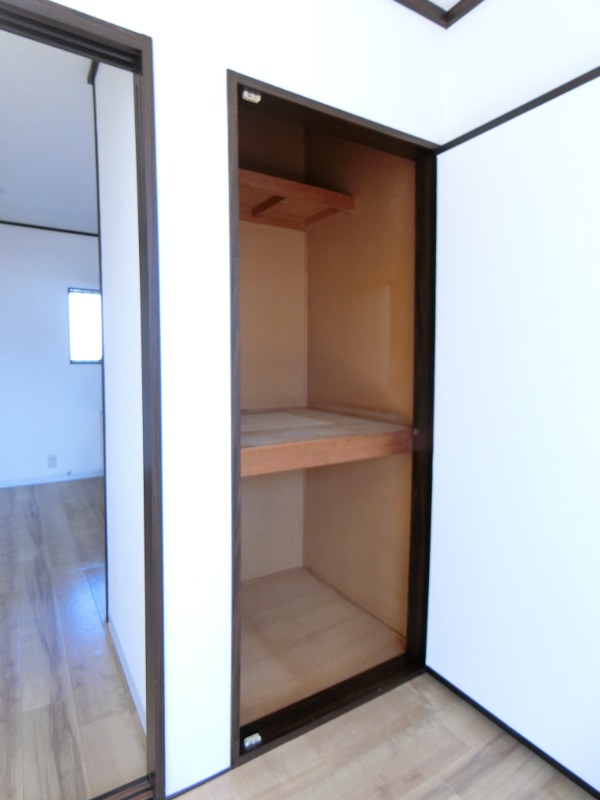 ��ʌ�����s�㒬�P���ڂ̃A�p�[�g�̂��̑��ݔ�