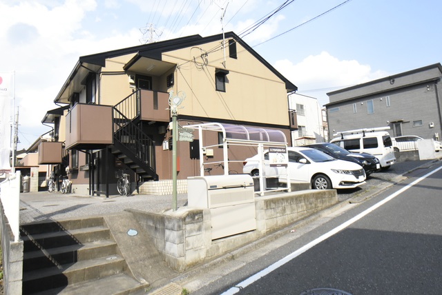 ��ʌ��������܎s�΋擌�Y�a�R���ڂ̃A�p�[�g�̌����O��