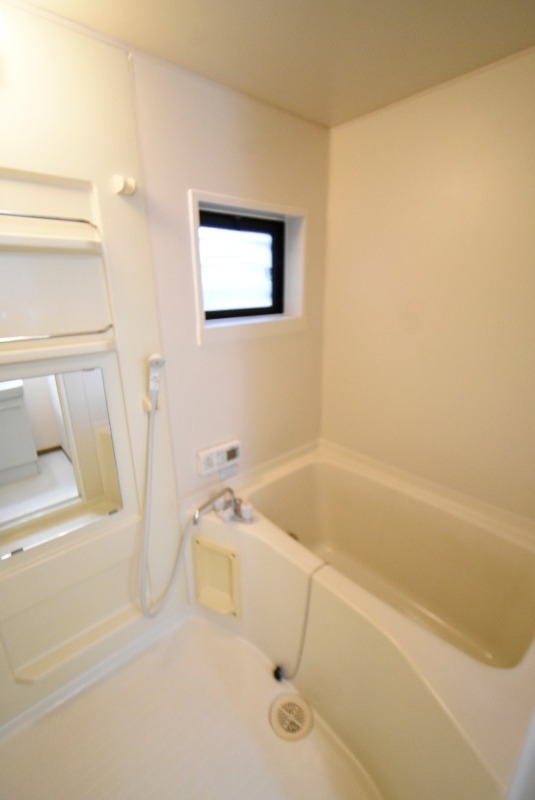 ��ʌ��������܎s�΋擌�Y�a�R���ڂ̃A�p�[�g�̃o�X