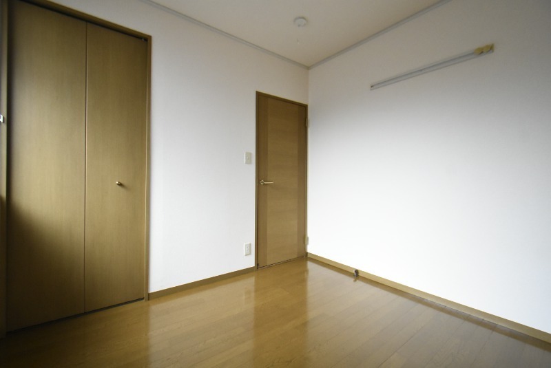 ��ʌ��������܎s�΋擌�Y�a�R���ڂ̃A�p�[�g�̂��̑������E�X�y�[�X