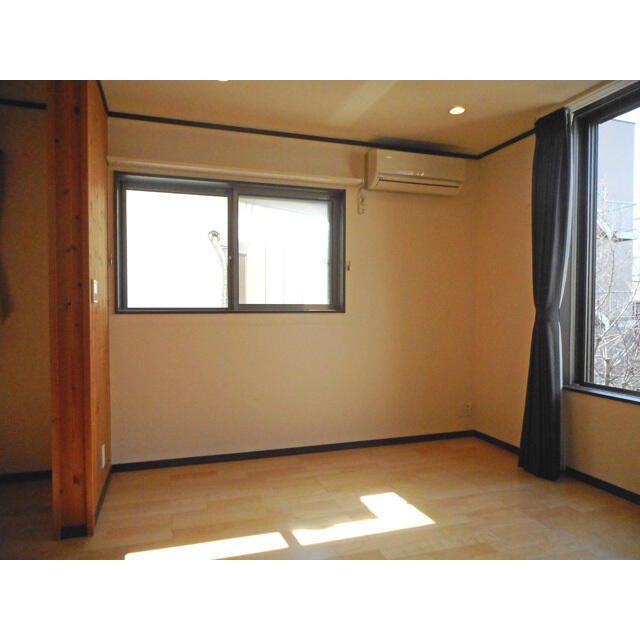 ��ʌ��������܎s��{�捂�@���Q���ڂ̈�ˌ��Ă̋����E���r���O