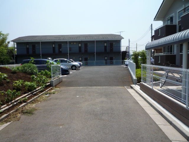 ��ʌ��������܎s�΋�厚�����̃A�p�[�g�̒��ԏ�