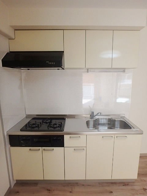 ��ʌ��������܎s��{��x�̓����P���ڂ̃}���V�����̃L�b�`��