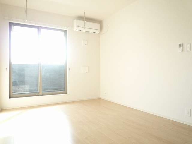 ��ʌ�����s�厚���̃A�p�[�g�̋��ԁE���r���O