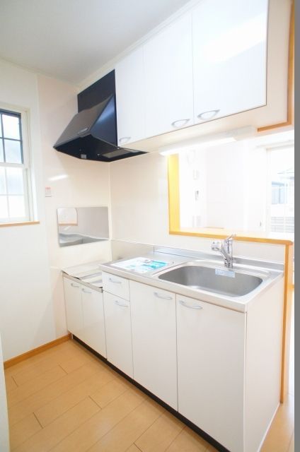 ��ʌ��������܎s�΋�{�{�Q���ڂ̃A�p�[�g�̃L�b�`��