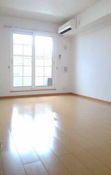 ��ʌ��������܎s��΋�{���Q���ڂ̃A�p�[�g�̋��ԁE���r���O