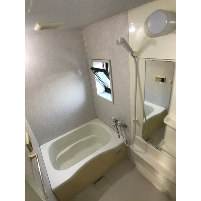 ��ʌ��������܎s��΋���T���ڂ̃A�p�[�g�̃o�X