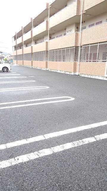 ��ʌ��������܎s��΋�{���Q���ڂ̃}���V�����̒��ԏ�