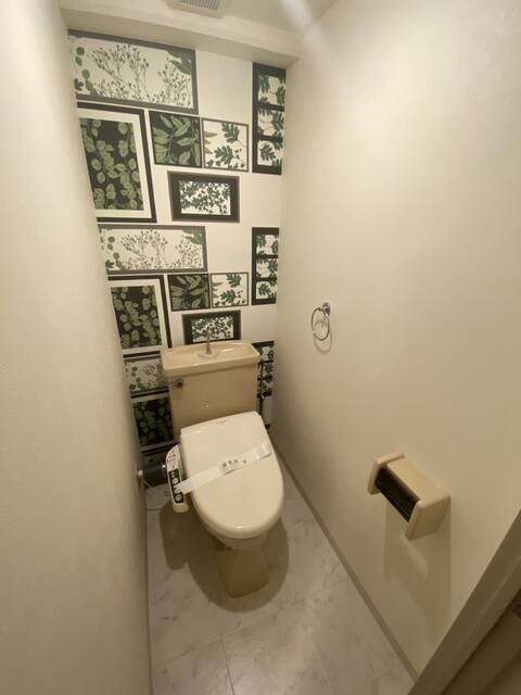 ��ʌ������s�h���R���ڂ̃}���V�����̃g�C��