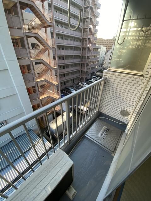 ��ʌ������s�h���R���ڂ̃}���V�����̃o���R�j�[