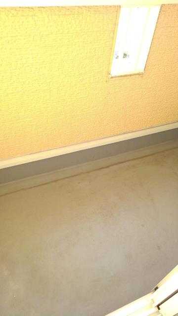 ��ʌ��������܎s��΋�{���Q���ڂ̃A�p�[�g�̃o���R�j�[