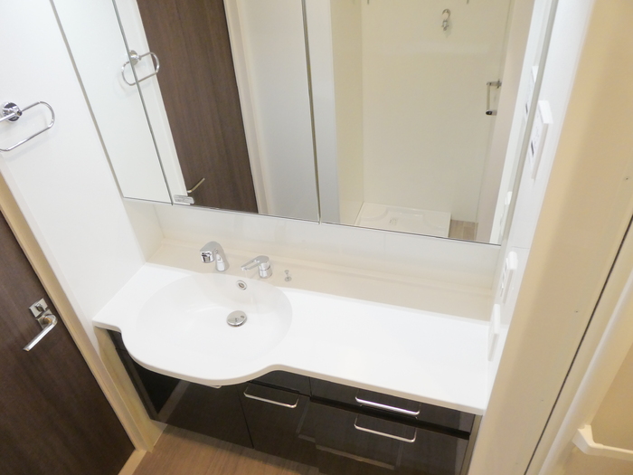 ��ʌ�����s���L�Q���ڂ̃A�p�[�g�̐��ʏ�